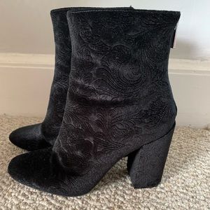 Jesssuca Simpson Black Velvet Boots Sz 6.5